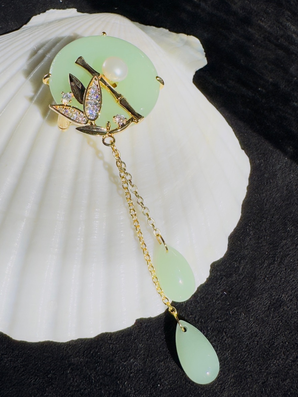 Natural Jade Magnetic Brooch with Pearl & Dangles